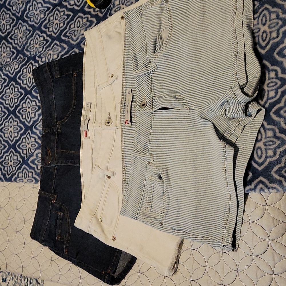 Shorts 2 Levis 1 SO